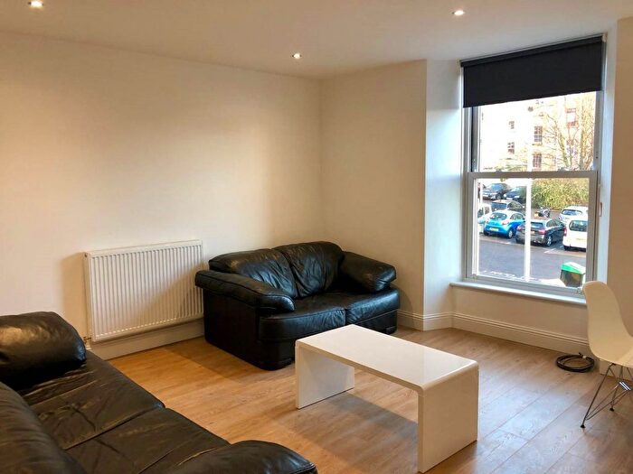2 Bedroom Flat To Rent In Union Place, Dundee, DD2