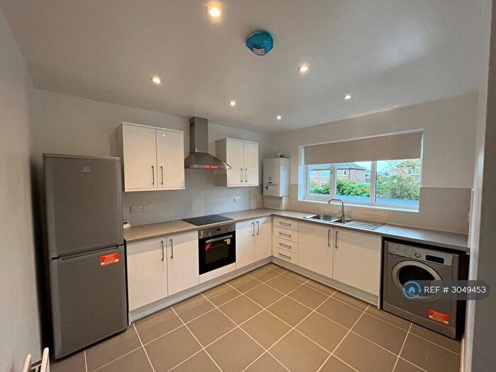 3 Bedroom Flat To Rent In Chapel House, Newcastle Upon Tyne, NE5