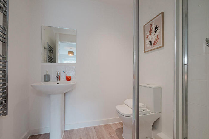 2 Bedroom Apartment To Rent In Brick Kiln Road, Manchester, M12