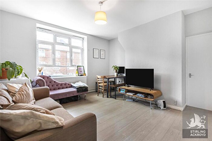 3 Bedroom Apartment To Rent In Homerton Road, London, E9