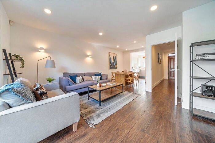 4 Bedroom Terraced House For Sale In Pages Walk, London, SE1