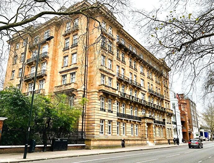 2 Bedroom Flat For Sale In Hyde Park Place, London, W2