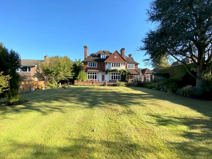 6 Bedroom Detached House To Rent In Woking, GU22