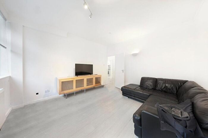 1 Bedroom Flat To Rent In Tower Court, Mackennal Street, NW8