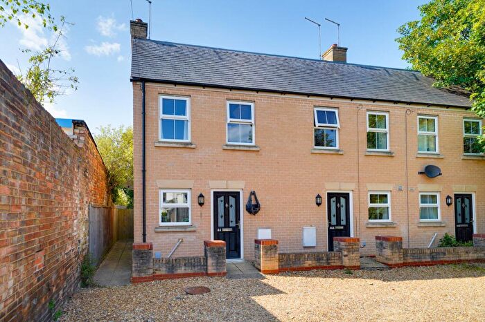 3 Bedroom End Of Terrace House To Rent In Whytefield Road, Ramsey, PE26