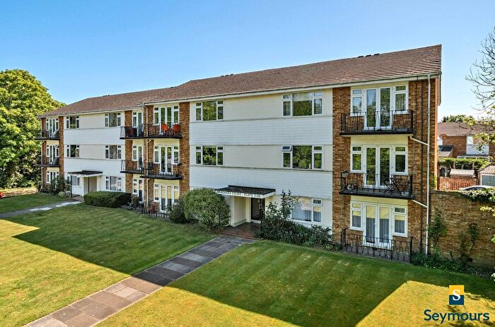 2 Bedroom Flat For Sale In Guildford, Surrey, GU1