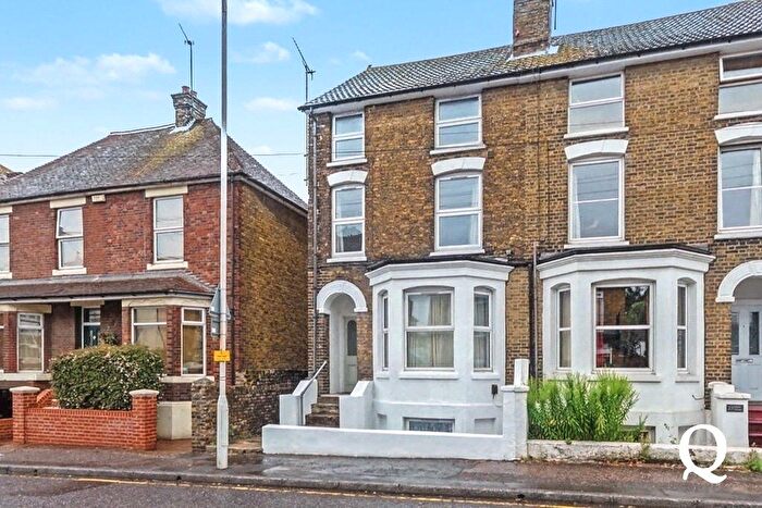 1 Bedroom Flat For Sale In Park Road, Sittingbourne, Kent, ME10