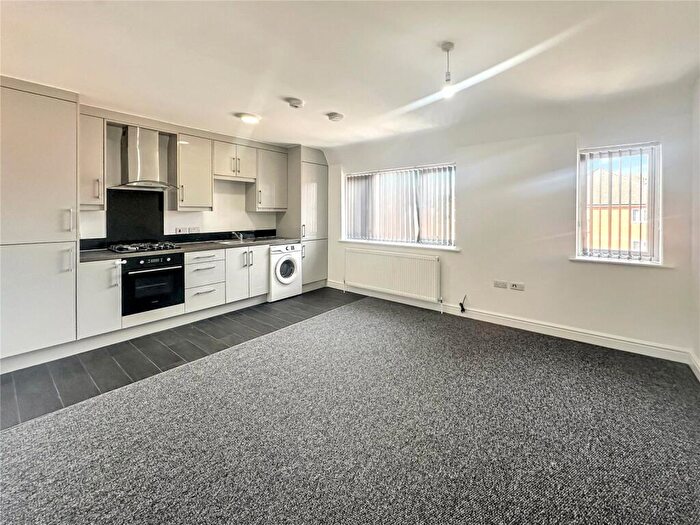 2 Bedroom Apartment To Rent In Chalvey Grove, Slough, Berkshire, SL1