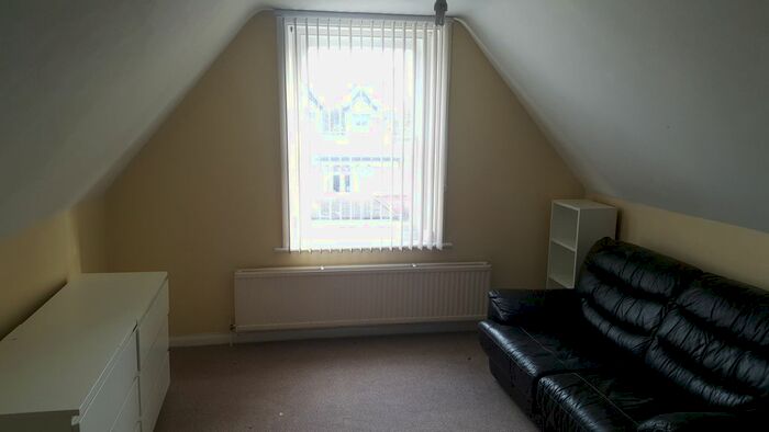 1 Bedroom Flat To Rent In Outram Road, Addiscombe, Croydon, CR0