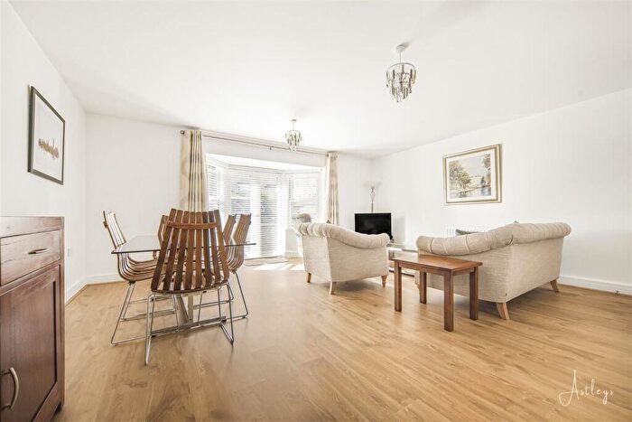 3 Bedroom Apartment For Sale In Bayview, Overland Road, Mumbles, Swansea, City And County Of Swansea., SA3