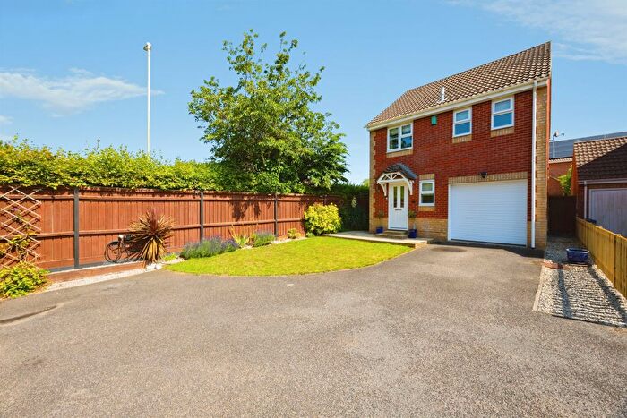 3 Bedroom Detached House For Sale In Friesian Way, Kennington, Ashford, TN24