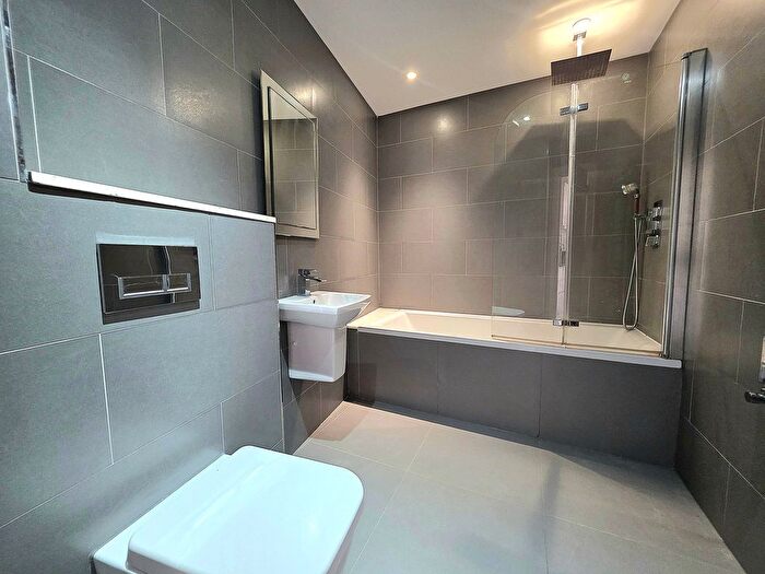 1 Bedroom Flat To Rent In Heckford Close, Woolwich, SE18