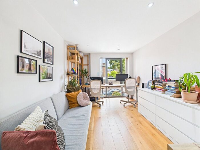 1 Bedroom Flat To Rent In St. Margarets Road, St Margarets, TW1