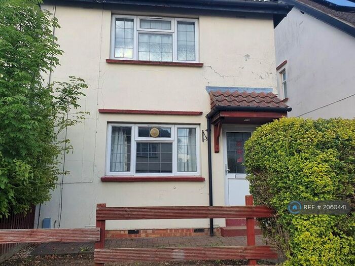 3 Bedroom Semi-Detached House To Rent In Ellis Avenue, Stevenage, SG1