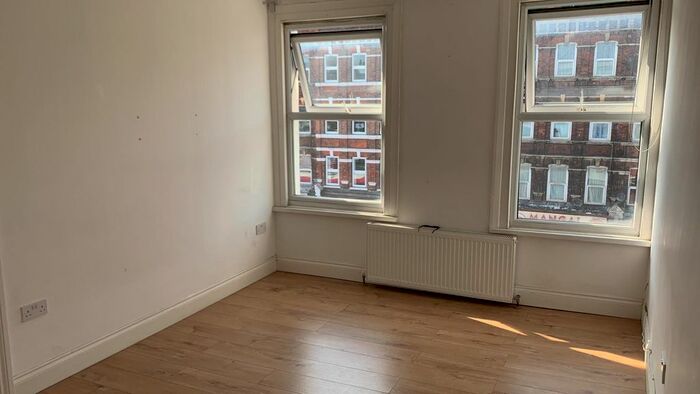 1 Bedroom Flat To Rent In Stoke Newington Road, London, N16