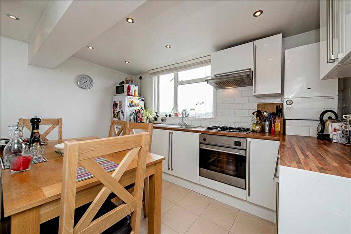 1 Bedroom Apartment To Rent In Balham High Road, SW12