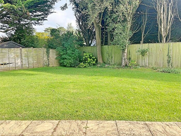 2 Bedroom Flat For Sale In Elm Place, Rustington, Littlehampton, West Sussex, BN16
