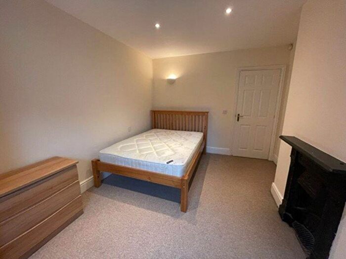 1 Bedroom Flat To Rent In Victoria Park Road, Leicester, LE2