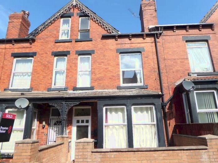 1 Bedroom Flat To Rent In Dorset Terrace, Harehills, LS8