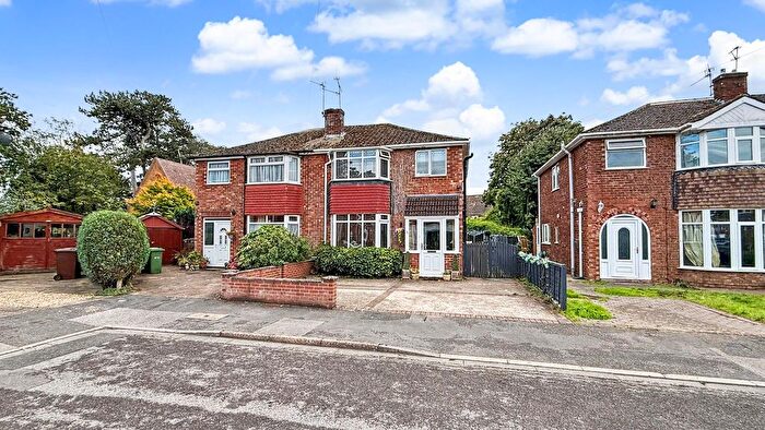 3 Bedroom Semi-Detached House For Sale In Park Avenue, Lincoln, LN6
