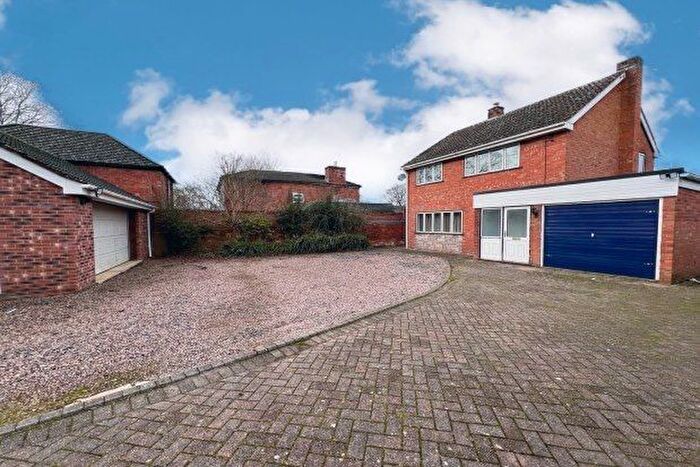 3 Bedroom Detached House To Rent In Bell Lane Lower Broadheath, Worcester, WR2