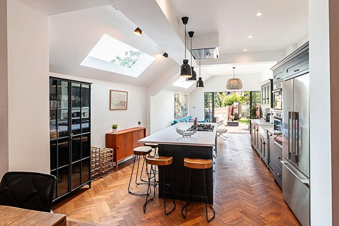 4 Bedroom Town House To Rent In Kinsale Road, London, SE15