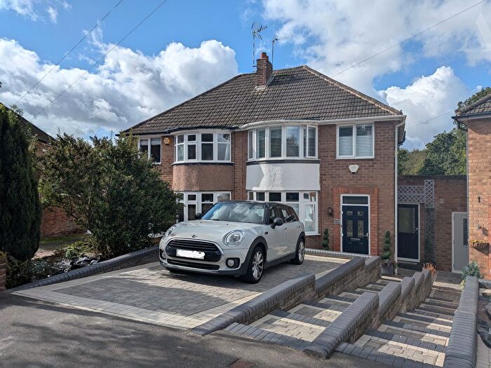 3 Bedroom Semi-Detached House For Sale In Eden Road, Solihull, West Midlands, B92