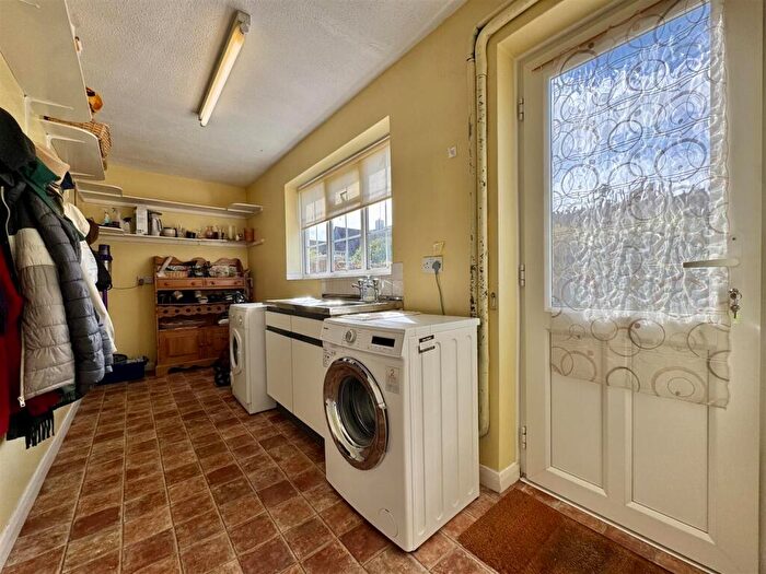 5 Bedroom Detached House For Sale In The Cobbins, Burnham-On-Crouch, CM0