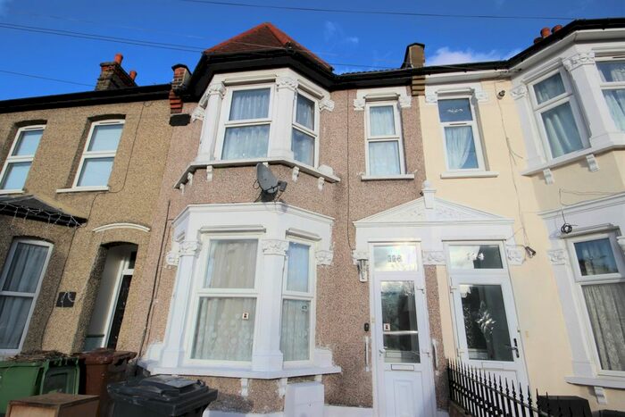 4 Bedroom Terraced House To Rent In St Awdrys, Barking, IG11