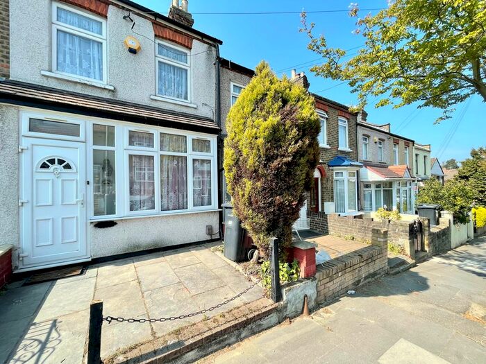 3 Bedroom Terraced House To Rent In Netley Road, Ilford, IG2