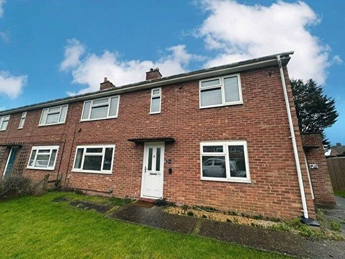 2 Bedroom Flat To Rent In Kisby Avenue, Huntingdon, PE29