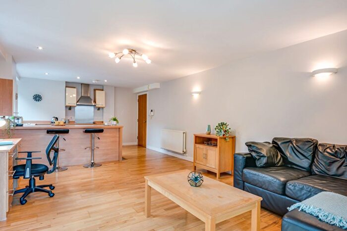 1 Bedroom Flat To Rent In Cardigan Road, Leeds, LS6