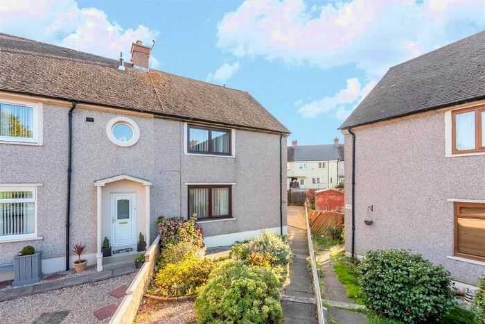3 Bedroom End Of Terrace House For Sale In Johnston Crescent, Dunfermline, KY11