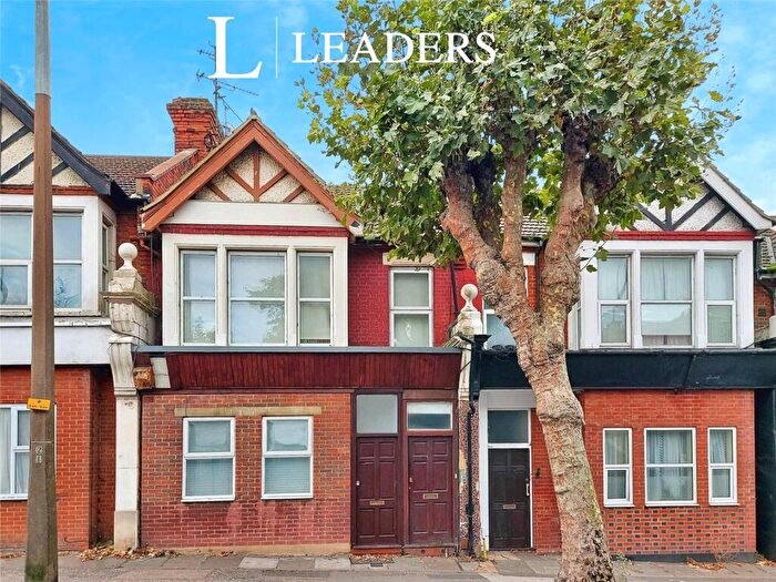 1 Bedroom Flat To Rent In Station Road, Westcliff-on-Sea, Essex, SS0