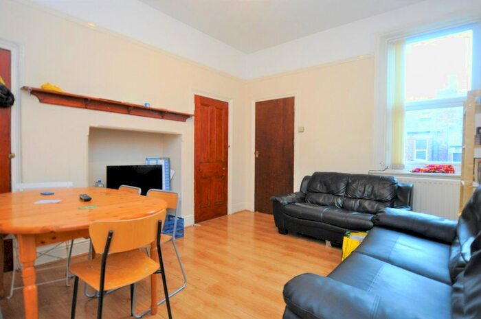5 Bedroom Maisonette To Rent In Grosvenor Road, Jesmond, Newcastle Upon Tyne, NE2
