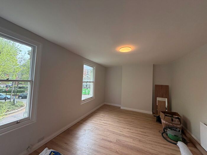 1 Bedroom Flat To Rent In Highbury Quadrant, London, N5