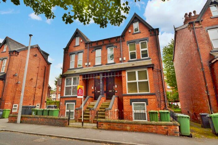 1 Bedroom Flat To Rent In Brookfield Avenue, Leeds, LS8