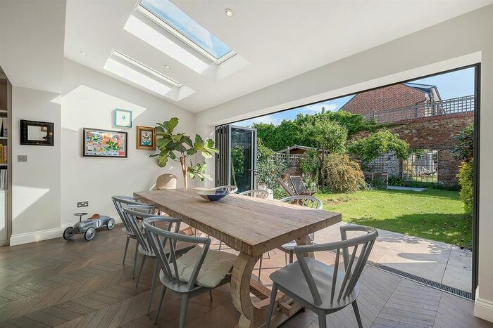 4 Bedroom Property To Rent In Appach Road, London, SW2