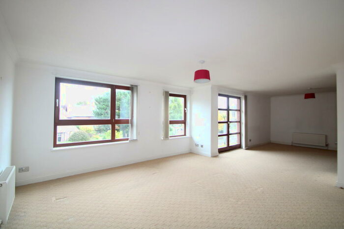 2 Bedroom Apartment To Rent In Tinto Road, Newlands, G43