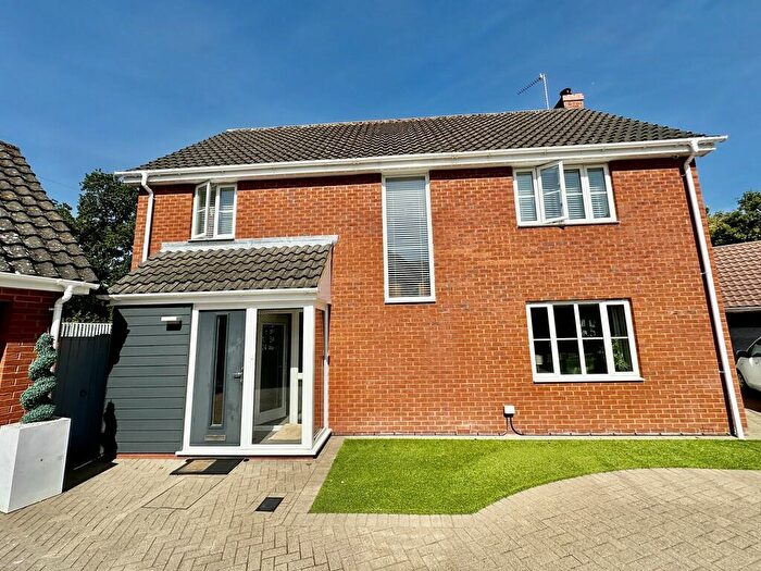 4 Bedroom Detached House To Rent In Thornycroft Gardens, NR33