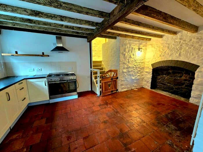 2 Bedroom Barn Conversion To Rent In South Street, Rhayader, Powys, LD6