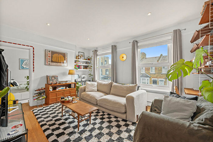 2 Bedroom Flat For Sale In Underhill Road, East Dulwich, SE22