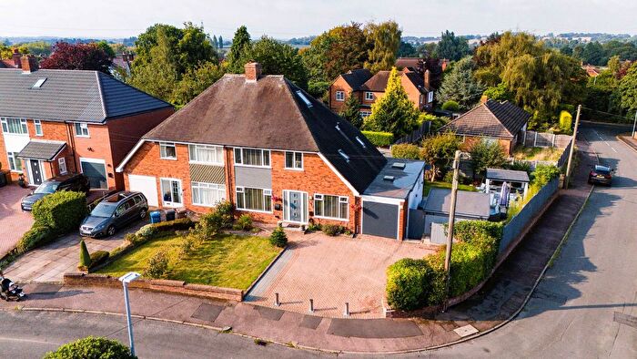 3 Bedroom Semi-Detached House For Sale In Lincoln Croft, Shenstone, WS14