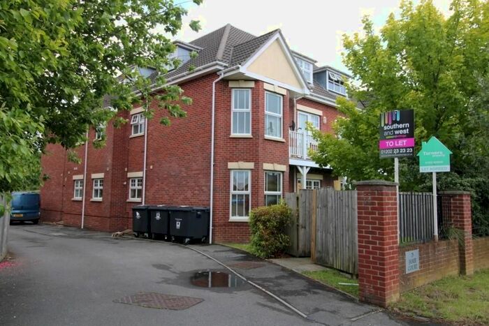 2 Bedroom Flat To Rent In Poole Road, Poole, BH16