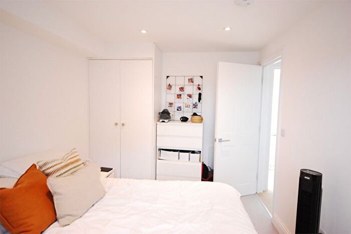 1 Bedroom Detached House To Rent In Acre Lane, London, SW2