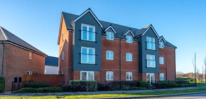 2 Bedroom Flat For Sale In Sandpiper Road, Chichester, PO20