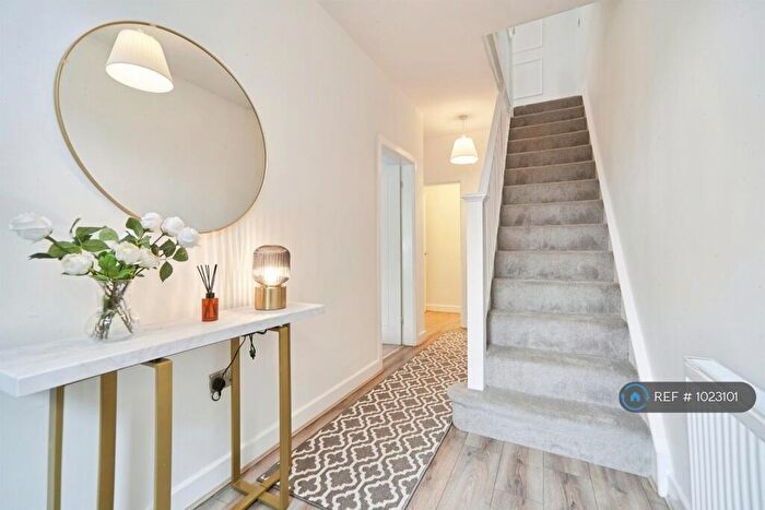 3 Bedroom Terraced House To Rent In Potternewton Lane, Leeds, LS7