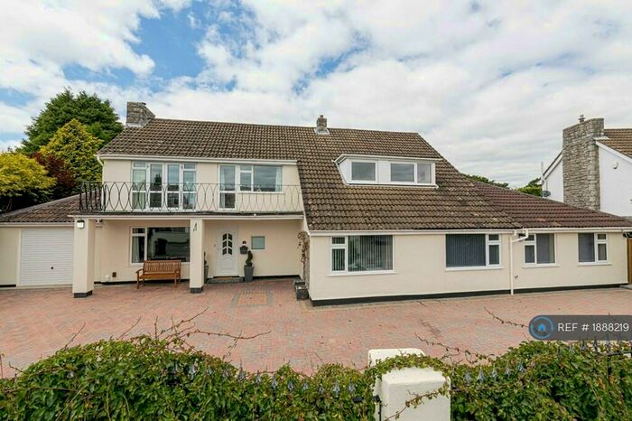 5 Bedroom Detached House To Rent In Carrbridge Close, Bournemouth, BH3