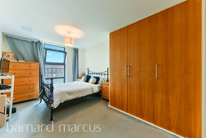 2 Bedroom Flat For Sale In Scott Avenue, London, SW15