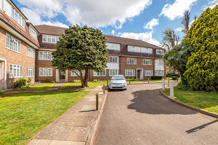 2 Bedroom Flat For Sale In Queensfield Court, London Road, Cheam, Sutton, SM3